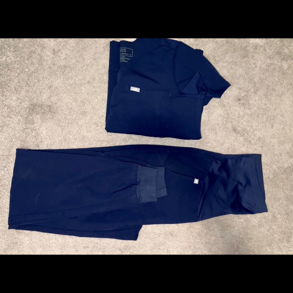Figs Maternity Zamora Joggers and scrub top